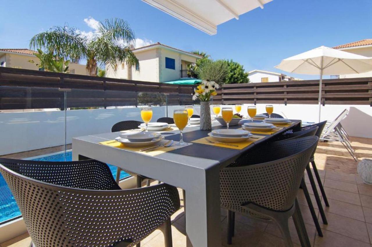 Elite Luxury Villa Paralimni Exterior photo